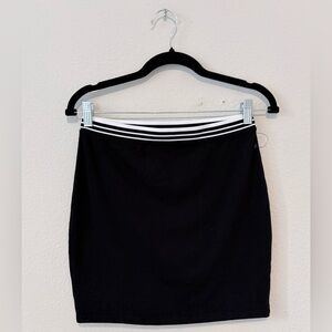 Garage•NWOT Black Mini Skirt – Stretchy Bodycon – Size Medium
